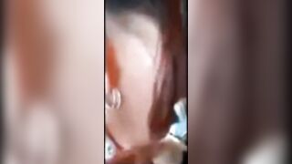 Una bella pompa in auto con sborrata in bocca