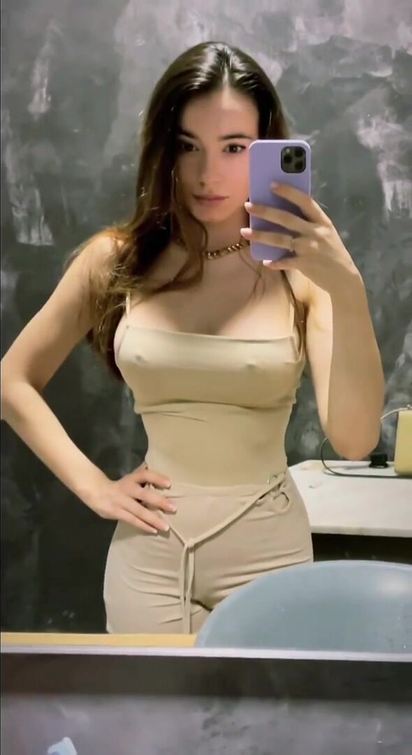 Elena selfie OF