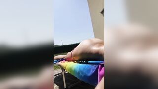 Mi abbronzo e ho la fica bagnata e vogliosa