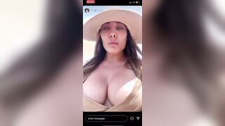 Le tremende tettone di Paola Saulino