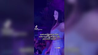 Chi è il fortunato che le ha palpato il culo? Tiktok