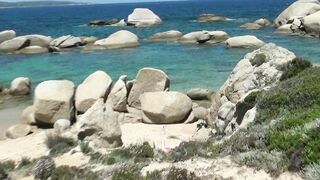 Beccata a masturbarsi sulla spiaggia in Gallura