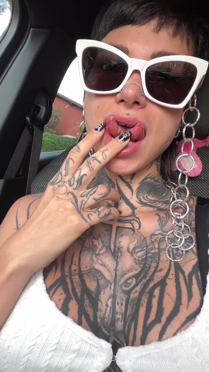 Martamakeart hot in auto