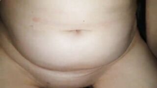 Gemiti mentre mi cavalca si fa palpare le tettone