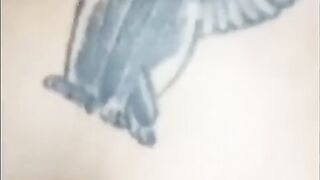 Filmata dal cornuto mentre il bull la incula in macchina e le viene in bocca