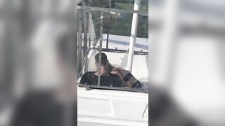 Pompino sulla ruota panoramica coppia esibizionista