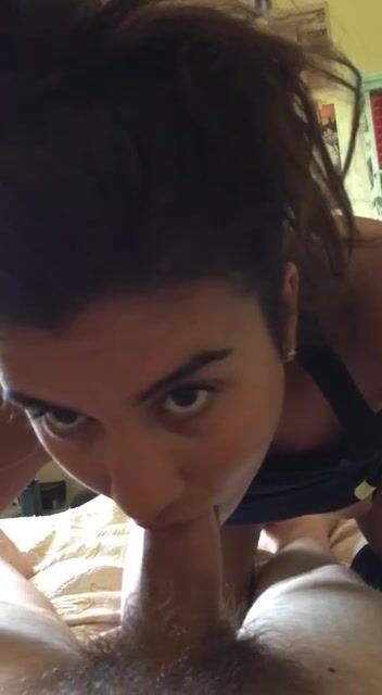 Pompino giovane fidanzata 18 anni bella abbronzata