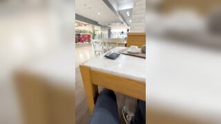 Matura al bar del centro commerciale si tocca la fica