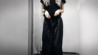 Spogliarello ragazza bionda italiana OF