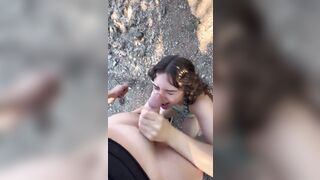 Pompino deepthroat all'aperto giovane fidanzata troia