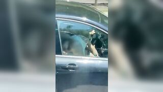 Beccati da camionista Lei gli fa un pompino in macchina