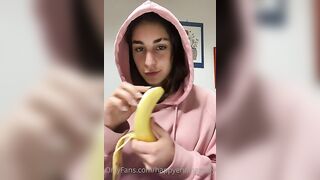 La banana deepthroat OF