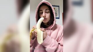 La banana deepthroat OF