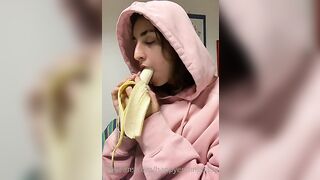 La banana deepthroat OF