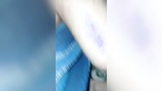 Cornuto sega il bull e lo aiuta a schizzare la sua troia