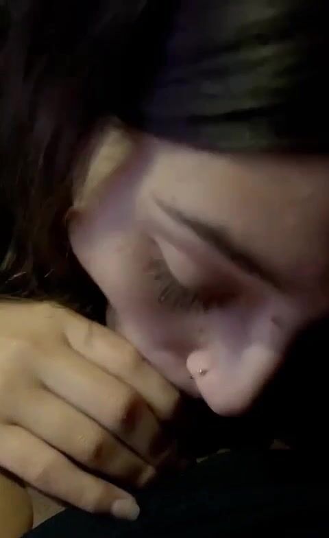 Pompa in macchina teen 18 enne troia