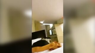 Dai sbattimi forte e sborra! Sei una puttana sai? Si sono la tua puttana