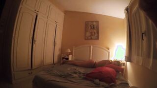 Filmino porno girato con giovane fidanzata italiana (Dialoghi Italiani) Part.1