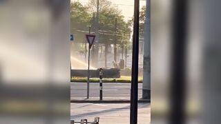 Coppia ripresa per strada che fa sesso