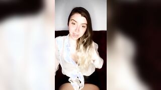 In diretta con un fan - Ho messo le mutandine che ti piacciono... Le tolgo?