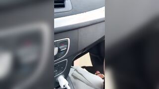 Ditemi se non viene duro con lei in macchina cosi