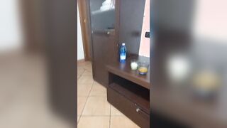 Coppie scambiste si scambiano i partners ma la giovana troietta non sa ingoiare