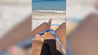 DItalino in topless moglie in spiaggia