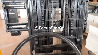 La capa si fa scopare come una troia dal dipendente che le viene in faccia