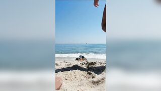 Fidanzata culona al mare