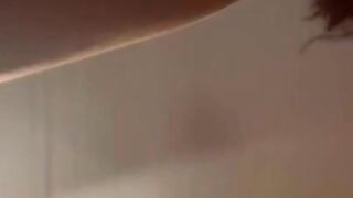 Moglie con bel culo nuda