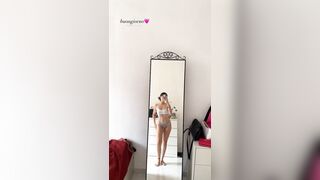Selfie sexy ragaza italiana