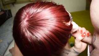 Ripresa col cellulare mentre fa un pompino al suo ragazzo