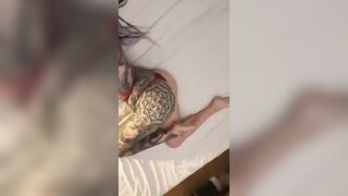 Ragazza italiana tatuata onlyfanser fica