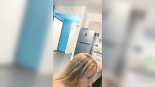 Ragazza italiana bionda fica spompina il suo fidanzato