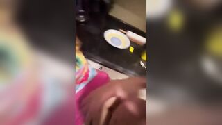 Fidanzata scopata a pecora in cucina