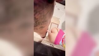 Fidanzata scopata a pecora in cucina