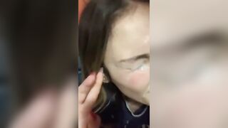 Le riempio la faccia di sborra Diciottenne troia