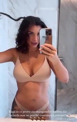 Elettra Lamborghini Mi sono fatta i capelli da sola disagio