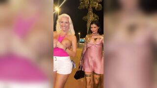 Flash tette esibizioniste itlaiane in pubblico