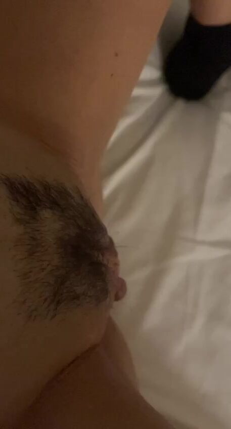 Moglie gioca con la sua fica aperta