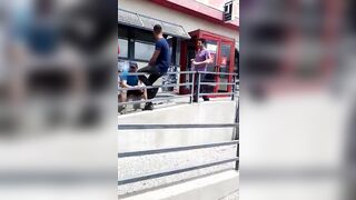 Questa è fissa qua fa i pompini ai camionisti