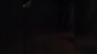 Trans bionda fa un pompino all'amico