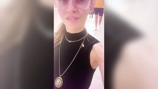 Malena passeggiando per la sua bella Puglia