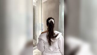 Annarita Esposito hot toglie accapatoio of