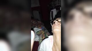 Pompino Milf italiana con occhiali