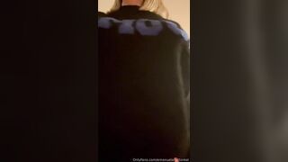 Emanuela tettona bionda strip