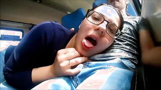 Fidanzata gli succhia il cazzo in treno