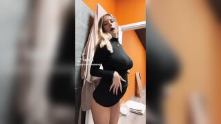 Bionda italiana con grosse tette tiktok