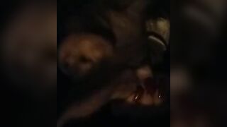 Non ti fermare - Pompino in macchina fidanzata che ingoia