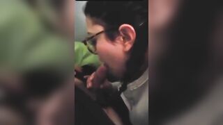 Pausa studio amica secchiona mi fa un pompino